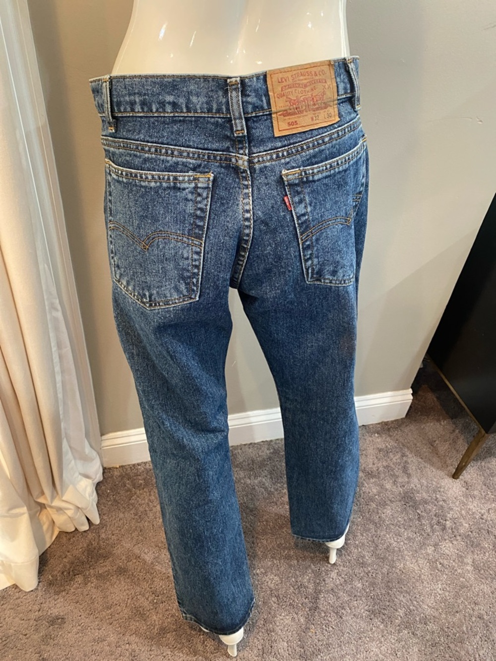 Levi's 505 Classic Fit Medium Wash Red Tab 90’s Jeans 32x30